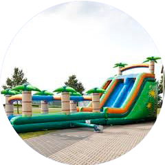 Ferienprogramm mit Wasserrutsche